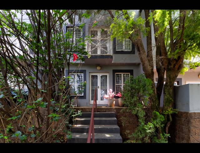 2 BEDROOM TOWNHOUSE FOR SALE IN RADIOKOP